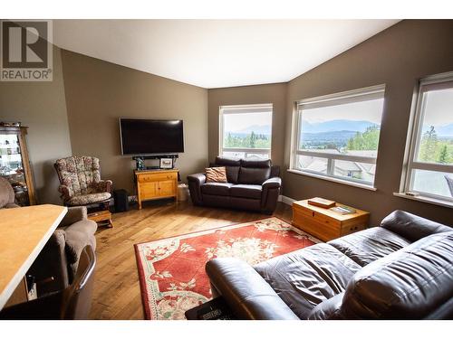 6 4022 Yeo Street, Terrace, BC - Indoor Photo Showing Living Room