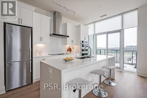 812 - 509 Dundas Street W, Oakville, ON - Indoor Photo Showing Kitchen With Stainless Steel Kitchen With Upgraded Kitchen