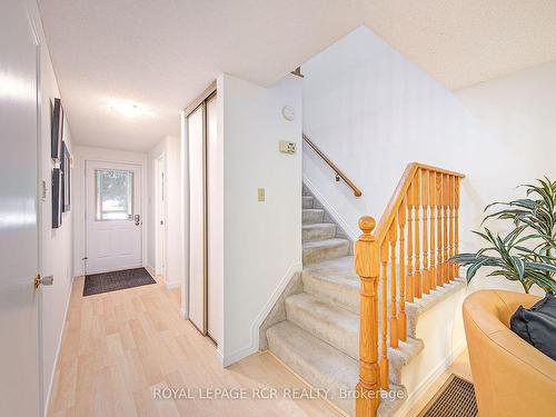 12 Quail Cres, Barrie, ON - Indoor Photo Showing Other Room