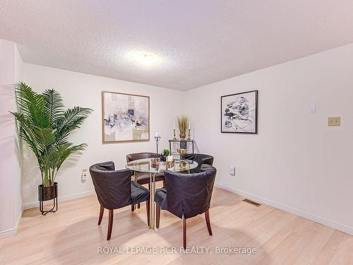 12 Quail Cres, Barrie, ON - Indoor Photo Showing Dining Room