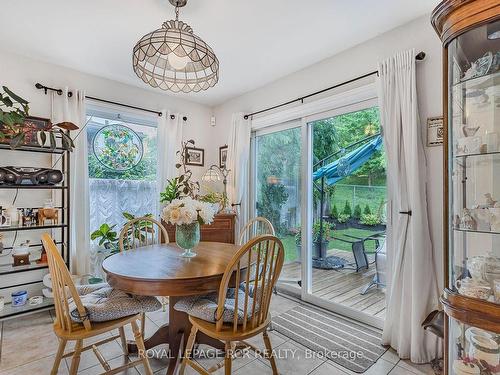 33 Prince Of Wales Dr, Barrie, ON - Indoor Photo Showing Dining Room