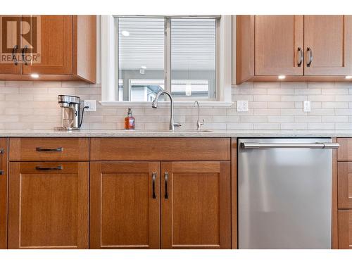 2550 Copperview Drive, Blind Bay, BC - Indoor Photo Showing Kitchen