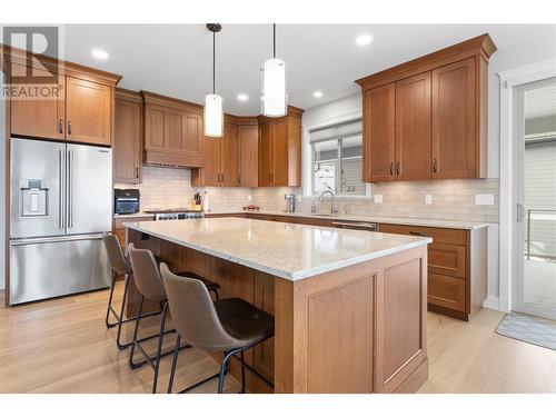 2550 Copperview Drive, Blind Bay, BC - Indoor Photo Showing Kitchen With Upgraded Kitchen