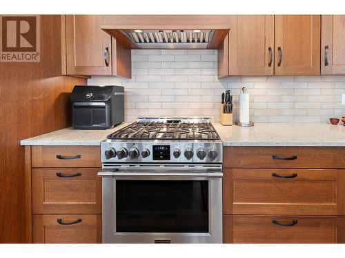 2550 Copperview Drive, Blind Bay, BC - Indoor Photo Showing Kitchen