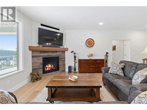 2550 Copperview Drive, Blind Bay, BC - Indoor Photo Showing Living Room With Fireplace