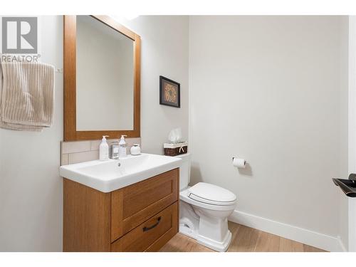 2550 Copperview Drive, Blind Bay, BC - Indoor Photo Showing Bathroom