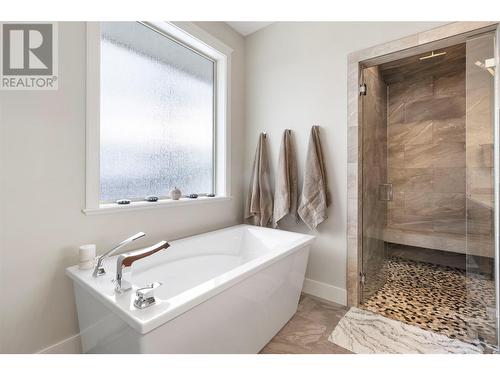 2550 Copperview Drive, Blind Bay, BC - Indoor Photo Showing Bathroom