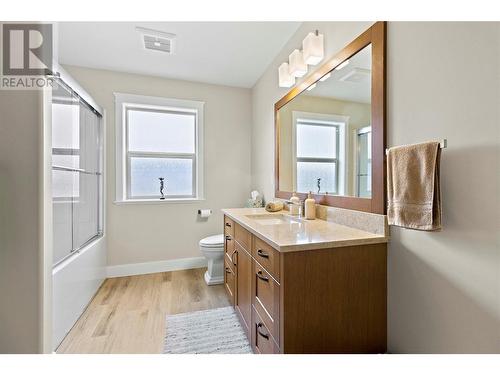 2550 Copperview Drive, Blind Bay, BC - Indoor Photo Showing Bathroom