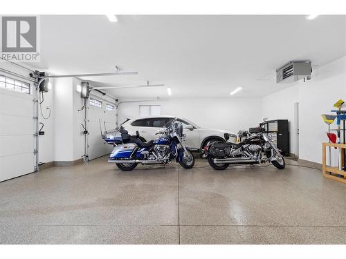 2550 Copperview Drive, Blind Bay, BC - Indoor Photo Showing Garage