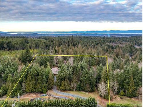 1955 Ashling Rd, Qualicum Beach, BC 