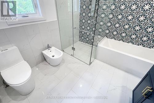 653 Mohawk Road, Hamilton (Ancaster), ON - Indoor Photo Showing Bathroom