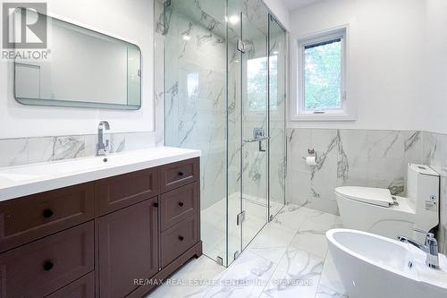 653 Mohawk Road, Hamilton, ON - Indoor Photo Showing Bathroom