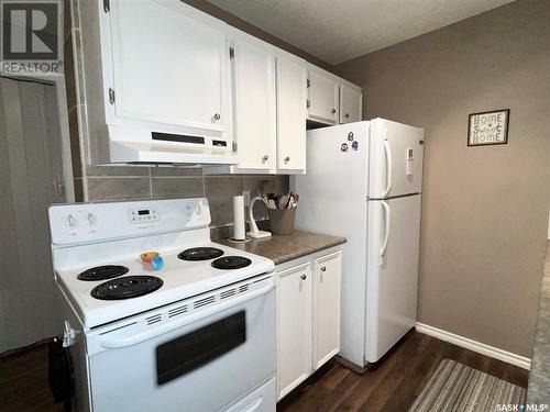 401 529 X Avenue S, Saskatoon, SK - Indoor Photo Showing Kitchen