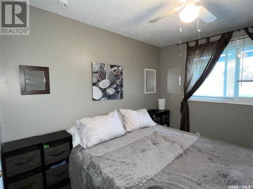 401 529 X Avenue S, Saskatoon, SK - Indoor Photo Showing Bedroom