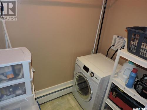 401 529 X Avenue S, Saskatoon, SK - Indoor Photo Showing Laundry Room