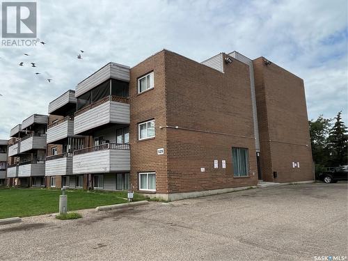 401 529 X Avenue S, Saskatoon, SK - Outdoor