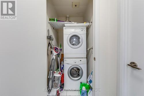 407 - 30 Roehampton Avenue, Toronto (Mount Pleasant West), ON - Indoor Photo Showing Laundry Room