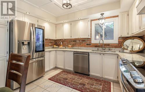 12 Axminster Road, Brampton (Snelgrove), ON - Indoor Photo Showing Kitchen