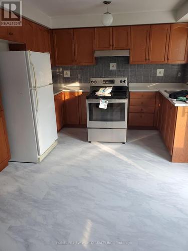 86 Jewel Crescent, Brampton (Sandringham-Wellington), ON - Indoor Photo Showing Kitchen With Double Sink