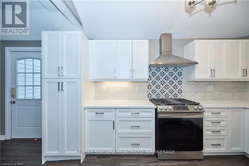 4226 Terrace Avenue, Niagara Falls, ON - Indoor Photo Showing Kitchen