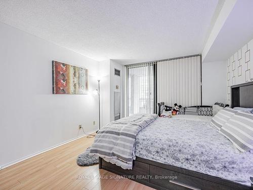 907-5785 Yonge St, Toronto, ON - Indoor Photo Showing Bedroom