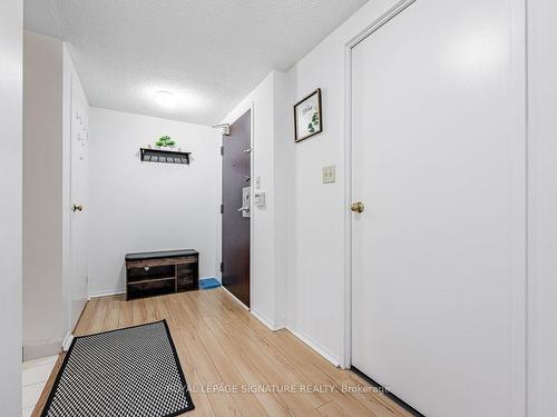 907-5785 Yonge St, Toronto, ON - Indoor Photo Showing Other Room