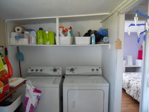 Laundry room - 140 Rue De La Mer, Les Méchins, QC - Indoor Photo Showing Laundry Room