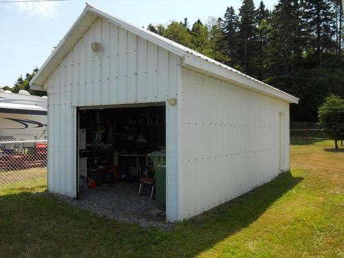 Garage - 140 Rue De La Mer, Les Méchins, QC - Outdoor With Exterior