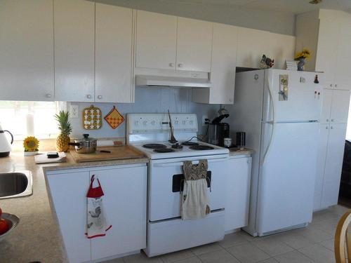 Kitchen - 140 Rue De La Mer, Les Méchins, QC - Indoor Photo Showing Kitchen