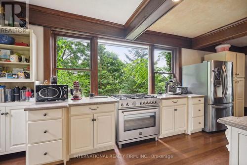 255 Delacourt Road, London, ON - Indoor Photo Showing Kitchen