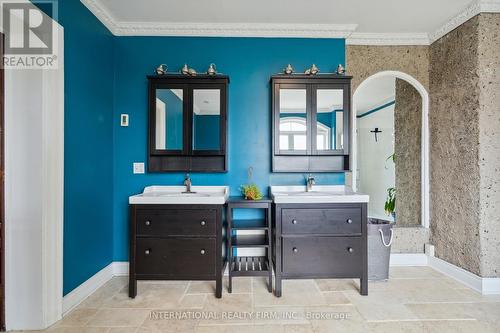 255 Delacourt Road, London, ON - Indoor Photo Showing Bathroom