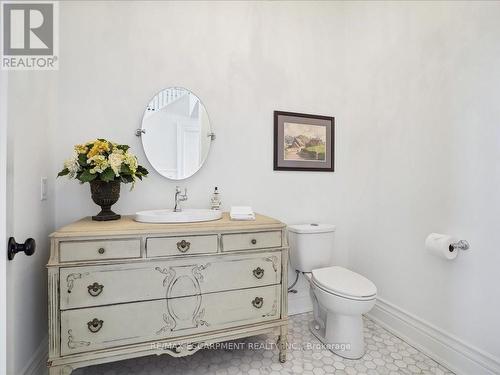 861 Kirkwall Road, Hamilton, ON - Indoor Photo Showing Bathroom