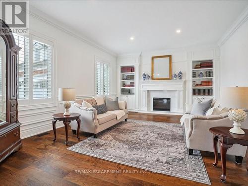 861 Kirkwall Road, Hamilton, ON - Indoor Photo Showing Living Room With Fireplace