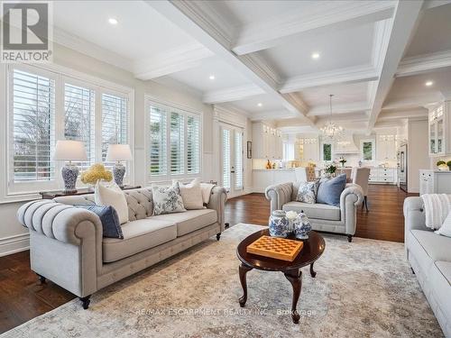 861 Kirkwall Road, Hamilton, ON - Indoor Photo Showing Living Room