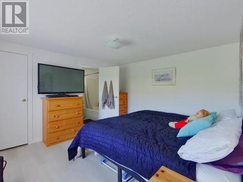 227-7575 Duncan Street, Powell River, BC - Indoor Photo Showing Bedroom