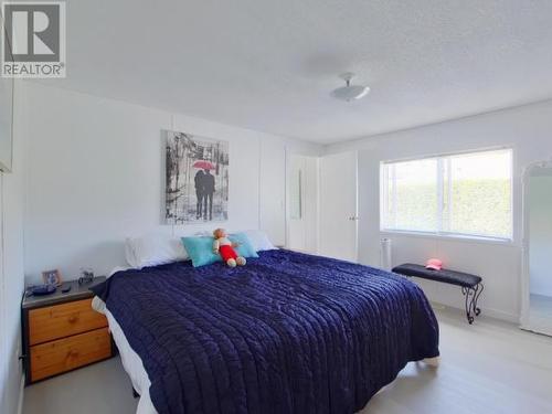 227-7575 Duncan Street, Powell River, BC - Indoor Photo Showing Bedroom