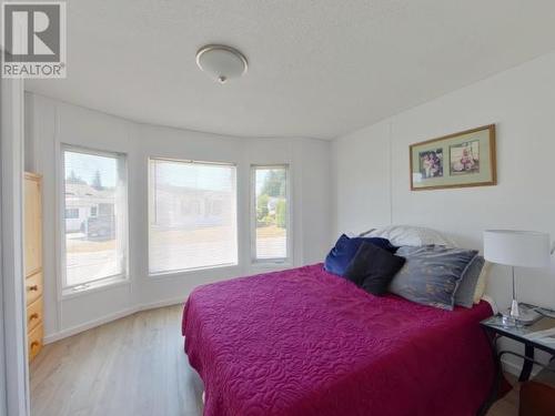 227-7575 Duncan Street, Powell River, BC - Indoor Photo Showing Bedroom