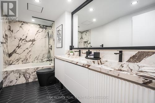 304 - 5444 Yonge Street, Toronto (Willowdale West), ON - Indoor Photo Showing Bathroom