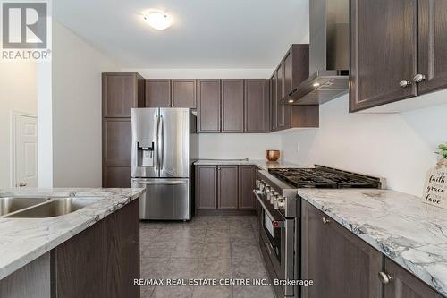 3939 Lodi Road, Burlington (Alton), ON - Indoor Photo Showing Kitchen With Double Sink With Upgraded Kitchen