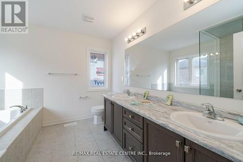 3939 Lodi Road, Burlington (Alton), ON - Indoor Photo Showing Bathroom