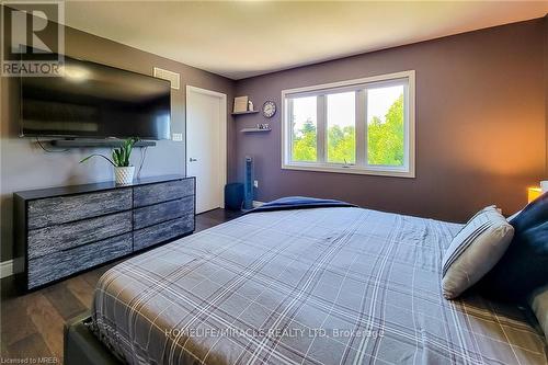 52 Crafter Crescent, Hamilton (Stoney Creek Mountain), ON - Indoor Photo Showing Bedroom