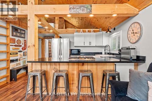 104 Fulsom Crescent, Kawartha Lakes, ON - Indoor Photo Showing Kitchen