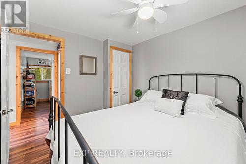 104 Fulsom Crescent, Kawartha Lakes, ON - Indoor Photo Showing Bedroom