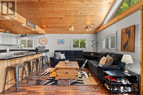 104 Fulsom Crescent, Kawartha Lakes, ON - Indoor Photo Showing Other Room