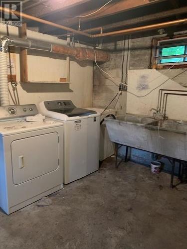 282 Lourdes Street, Sudbury, ON - Indoor Photo Showing Laundry Room