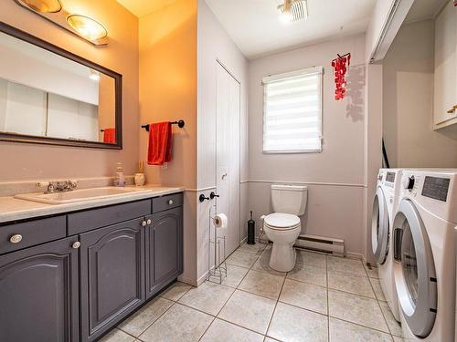 Bathroom - 32 Rue Ross, Wotton, QC - Indoor Photo Showing Laundry Room