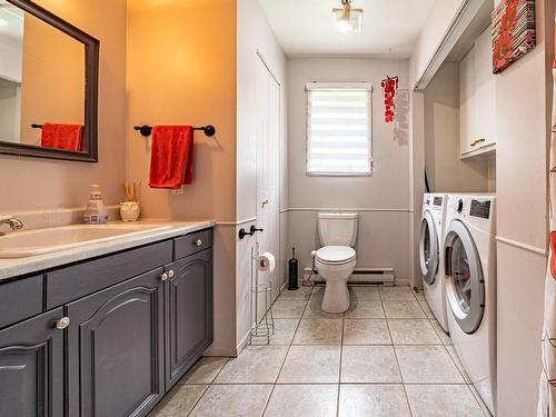 Bathroom - 32 Rue Ross, Wotton, QC - Indoor Photo Showing Laundry Room