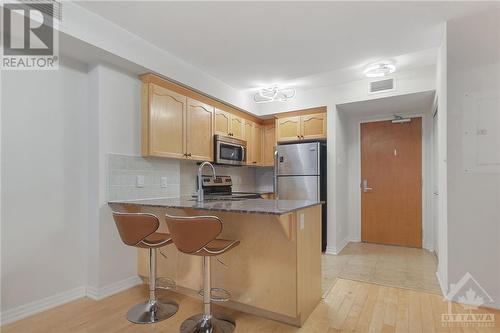 242 Rideau Street Unit#506, Ottawa, ON - Indoor Photo Showing Kitchen