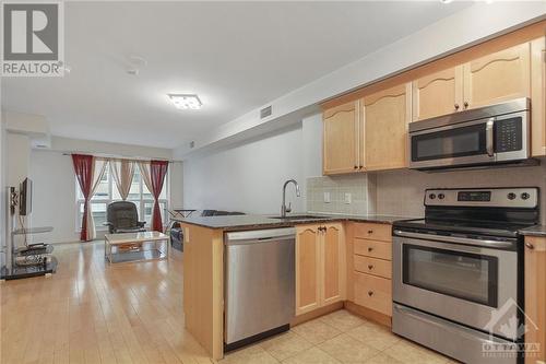 242 Rideau Street Unit#506, Ottawa, ON - Indoor Photo Showing Kitchen