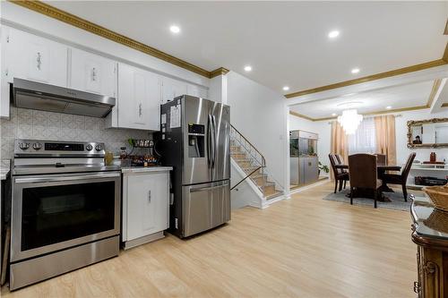 940 Stone Church Road E, Hamilton, ON - Indoor Photo Showing Kitchen